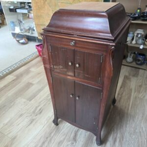 Antique Victor Victrola VV-XI Floor Model Phonograph Record Cabinet Working